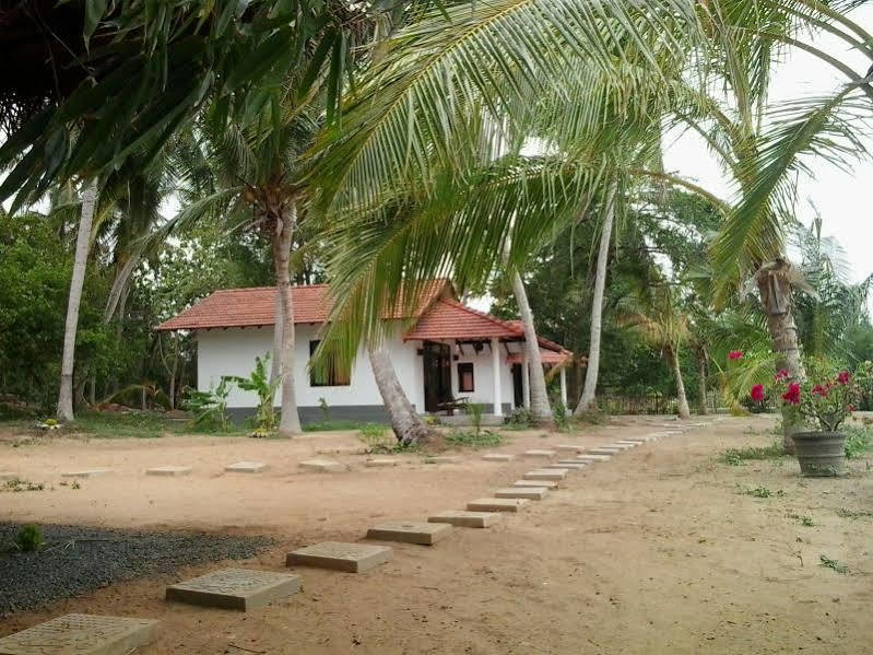 Chillenjoy Cabanas & Restaurant Tangalle Exterior foto