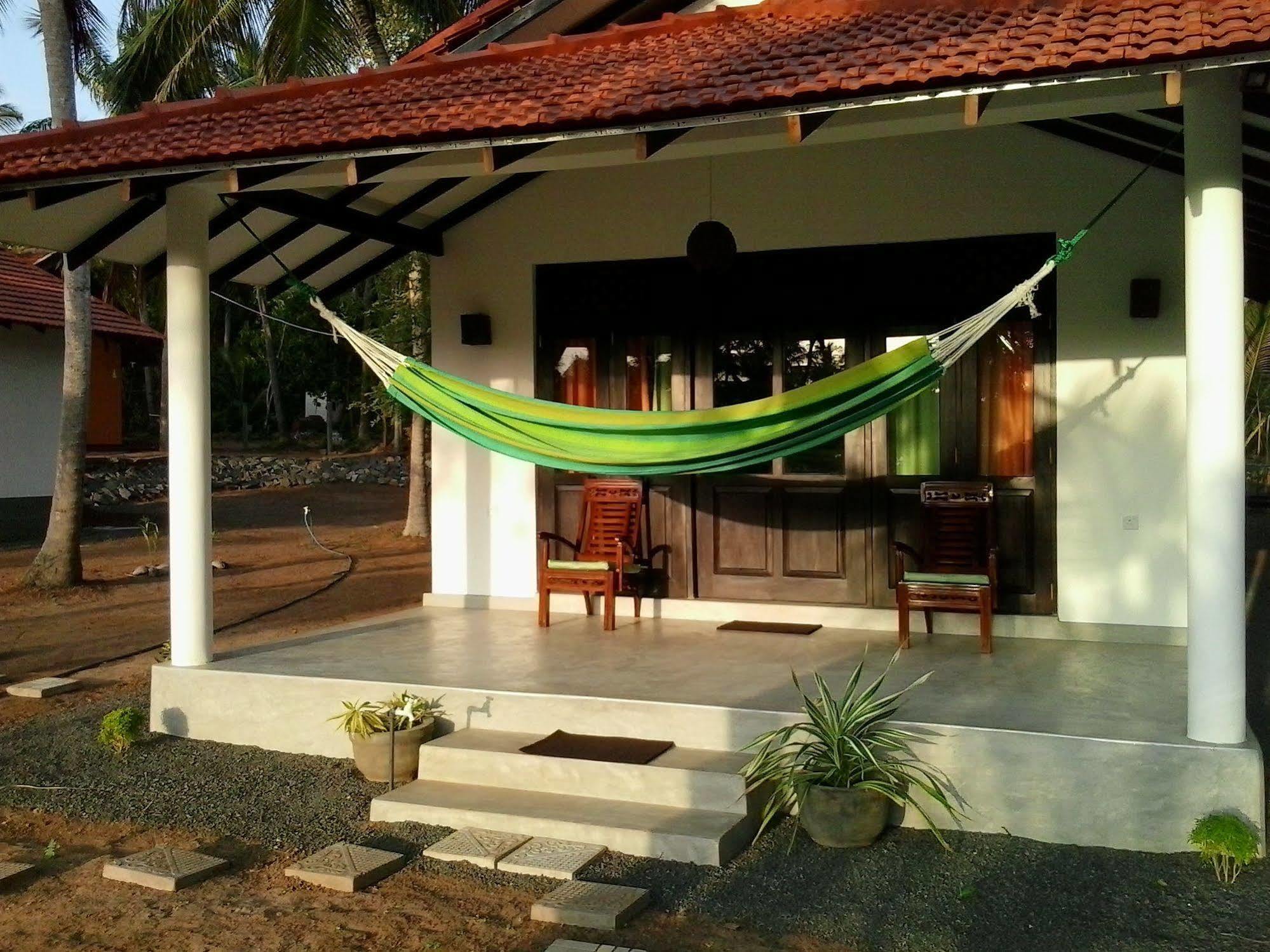 Chillenjoy Cabanas & Restaurant Tangalle Exterior foto